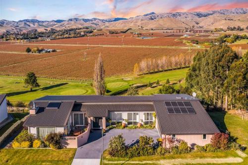 Blenheim Villa | Marlborough Ridge View