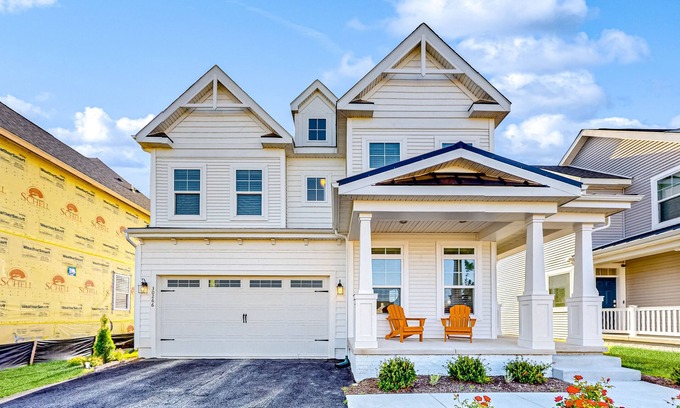 Cedar Neck House | Marlin Chase home with resort amenities, bikes, grill, EV charger - dog-friendly