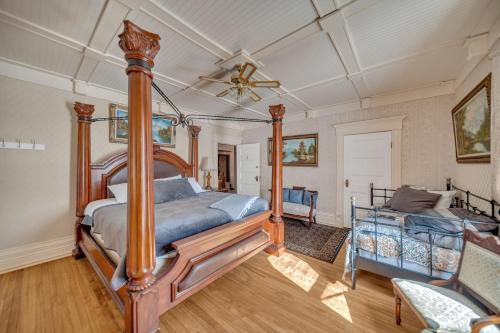 Marmora Bed & Breakfast | Marmora and Lake Inn Honeymoon Suite