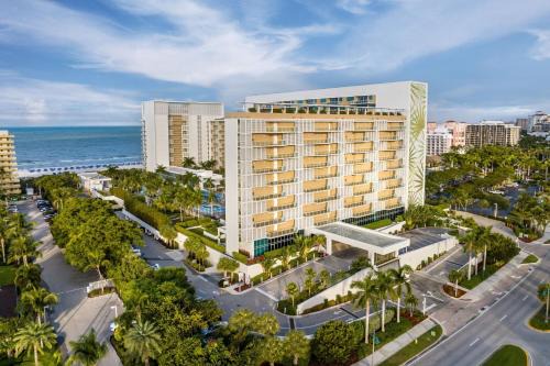 Marco Island Hotel | Marriott's Crystal Shores