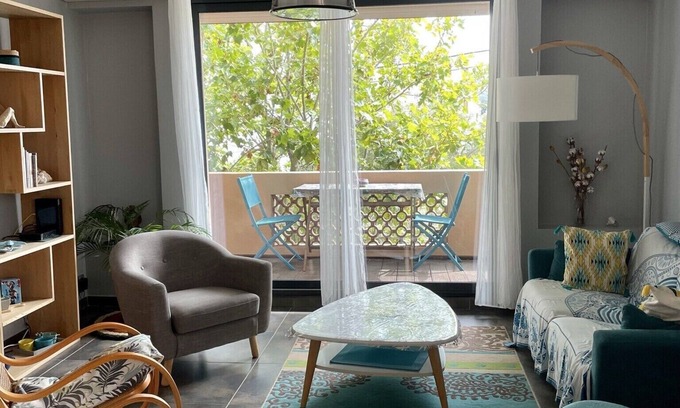 Vielle-Chapelle Apartment | Marseille Beach sea view 70 m2 near Pointe Rouge, Parc Borély, Calanques.
