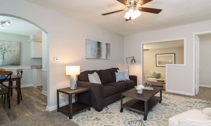 Overland Park House | Marty's Retreat 1 block to downtown Overland Park
