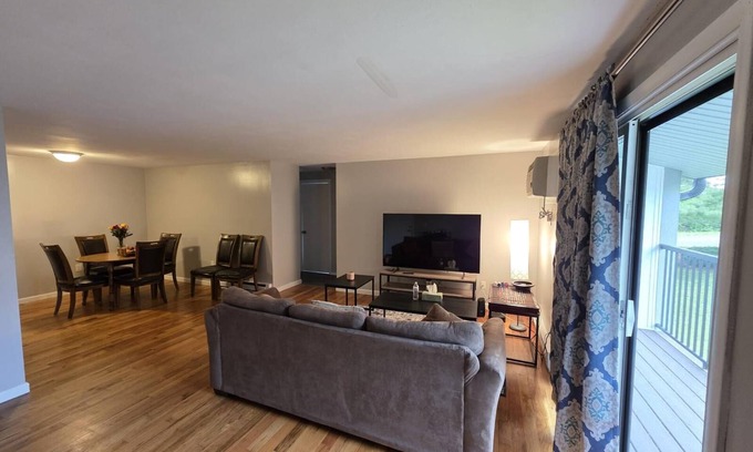 Galeville Apartment | Marvelous 2-bedroom apartment with AC in lively Liverpool