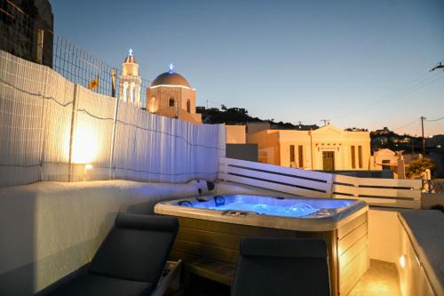 Akrotiri Apartment | Mary Castelia Villa 2 with Jacuzzi