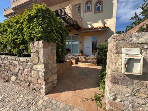 Markopoulon Apartment | MarysApartments by the Airport