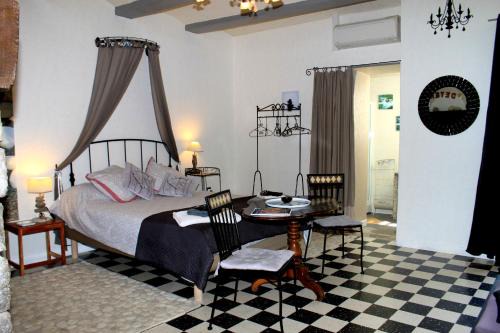 Saint Alban Auriolles Bed & Breakfast | Mas Des Falaises