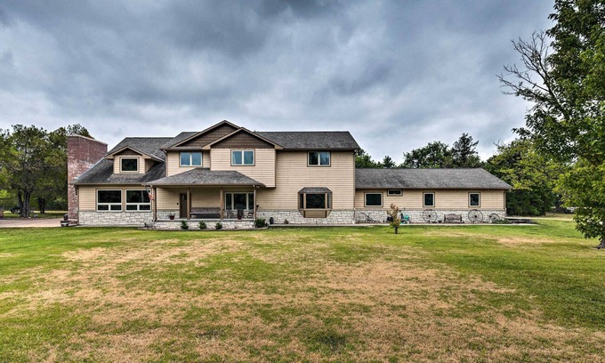 Peck House | Massive Peck Home w/Woods & Creek to Explore