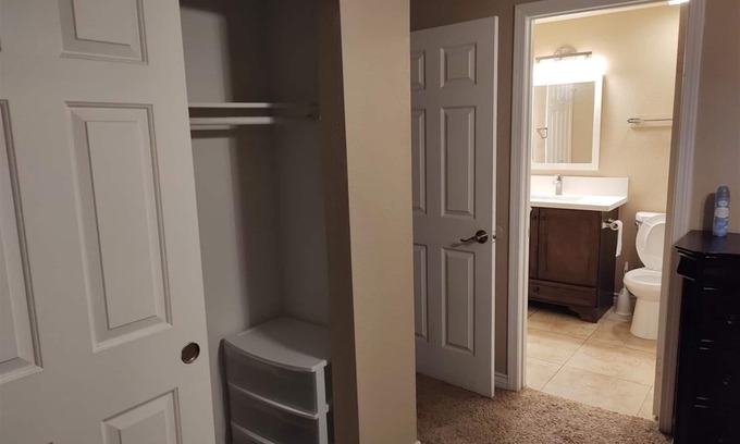 Chinatown House | master room in peaceful house at a great location