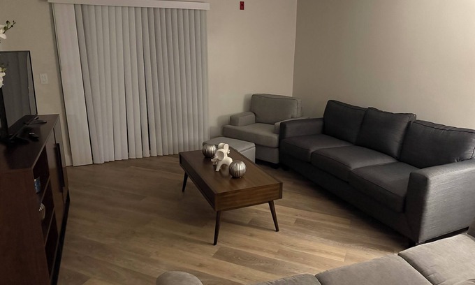 Downtown Apartment | Master ROOM in suit bathroom pool gym, luxuries building downtown