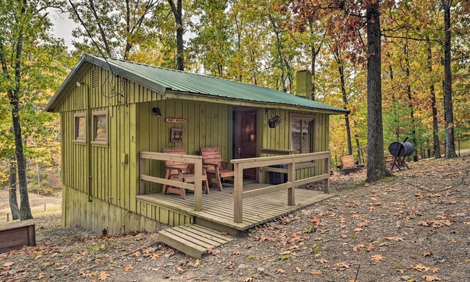 Huntingdon Cabin | 'Matt Dillon' Cabin ~ 1 Mile to Raystown Lake!