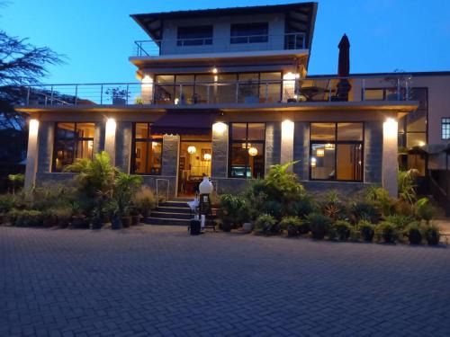 Naivasha Resort | Matteos Italian Restaurant,Bar & Accommodation