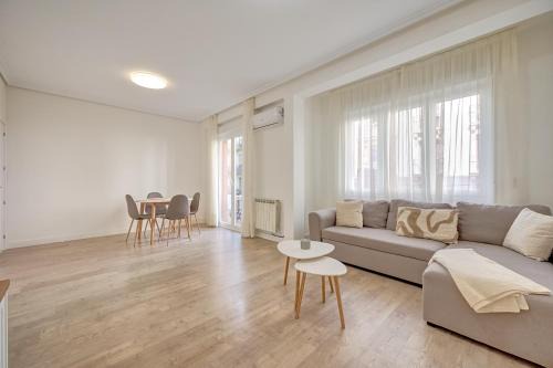 Logrono City Centre Apartment | Maturana by Clabao