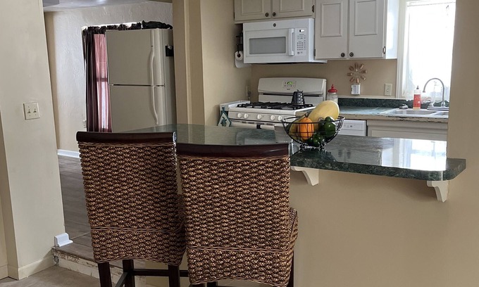 Willow Springs House | Maui and Me Twin Bed