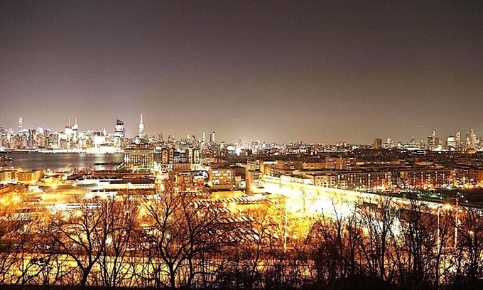 Union City House | Max NY View - Combination of 5 Beautiful Apartments, Sleeps 60+ 15 Mins to NYC