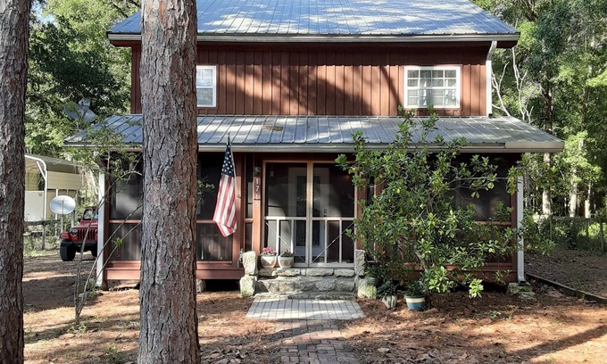 Steinhatchee House | Max's Place Next to landings, Boat parking, quiet and relaxing