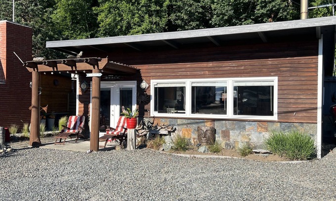 Stanwood Cabin | Mckees Beach Cabin Steps From The Beach