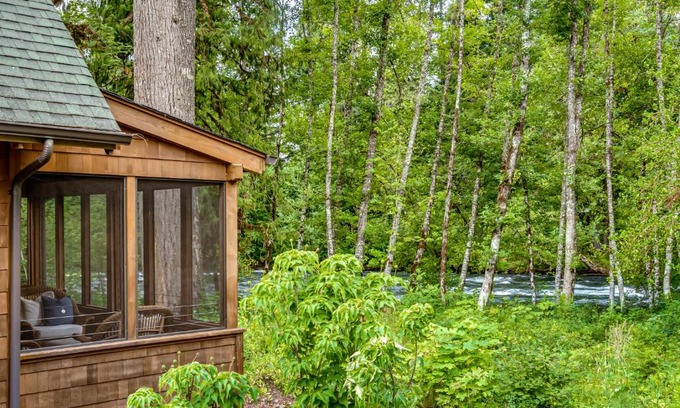 McKenzie Bridge House | Mckenzie Dream Riverfront Log Cabin*New Listing*