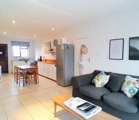 De Kelders Apartment | Mclaren Self Catering