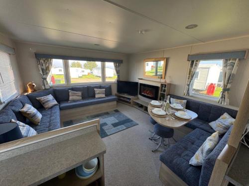 Allhallows House | Meadowside Caravan Hire Haven Kent Coast