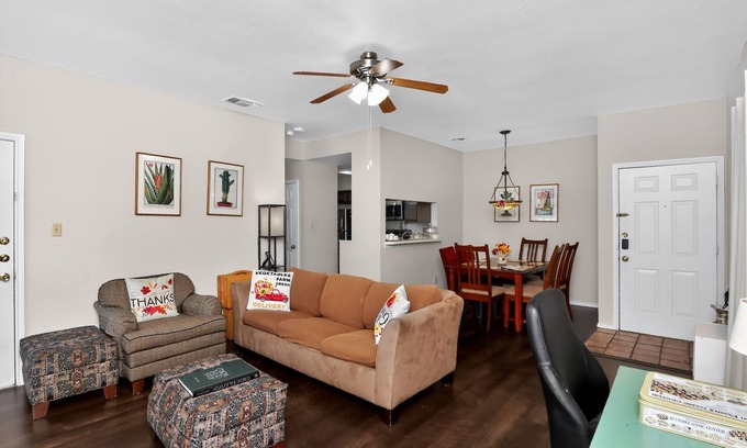 North San Antonio - SAT Condo | Med Center Condo w/Pool, Travel Nurses Welcome!