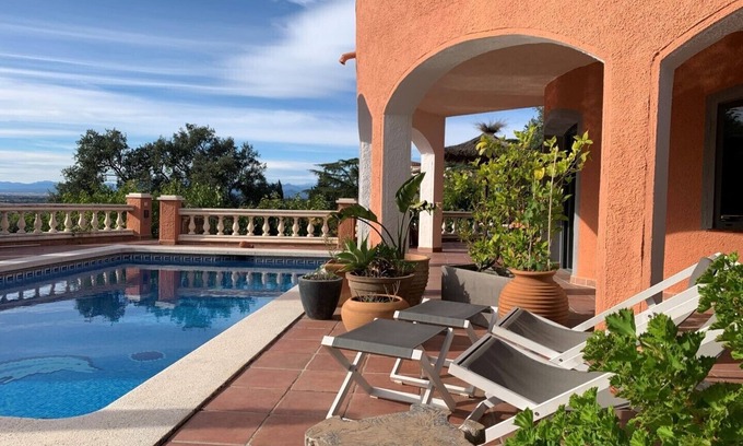 El Mas Isaac House | Mediterranean holiday home with private pool in quiet location