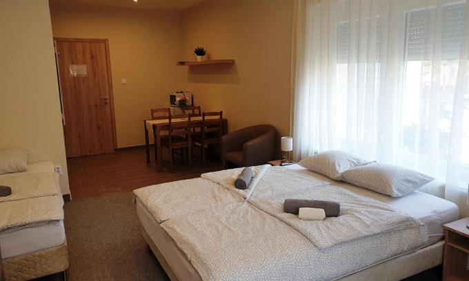 Kecskemet House | Mediterrán Villa Kecskemét