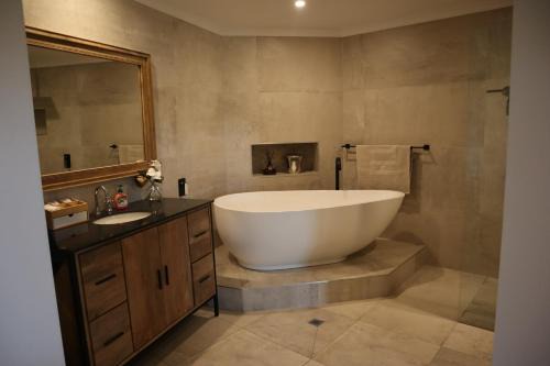 Diggers Rest House | Melbourne Farm Stay