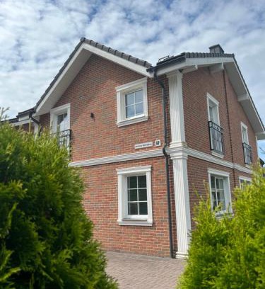 Klaipeda Villa | Melnrage Beach cozy apartments & terrace - pine view sea entry