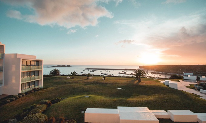 Sagres Hotel | Memmo Baleeira - Design Hotels