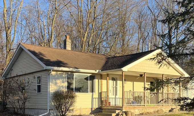 Wolcottville House | Memory Maker; 5 lakes, fire pit, winery, Notre Dame