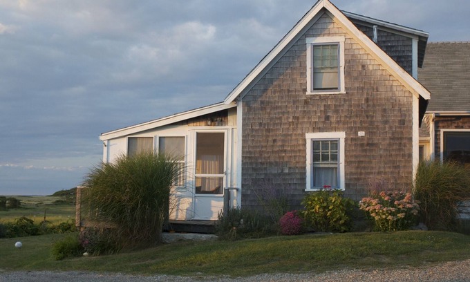 Chilmark Cottage | Menemsha Harbor - Davis House