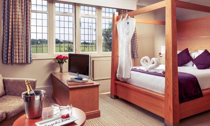 Chapeltown Hotel | Mercure Leeds Parkway Hotel