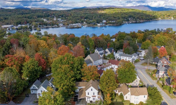 Meredith House | Meredith Charmer-walk to lake, town, shops, & boat launch