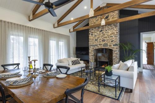 Currency Creek House | Merilli1885 - Private, Luxury Cottage