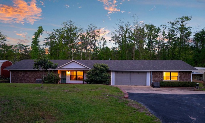 Marianna House | Merritt's Mill Pond Hideaway - 2.5 acres of waterfront paradise