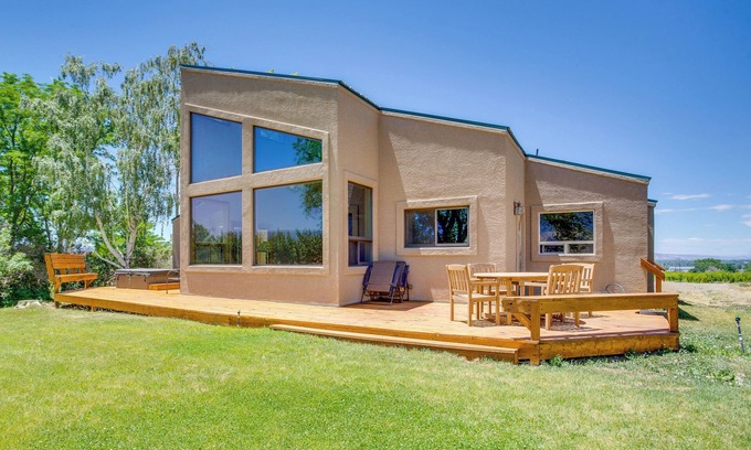 Palisade House | 'Mesa View House' w/Hot Tub: Walk to Winery!