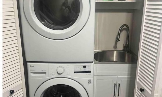 Fairlawn House | Message me for additional Discount |FREE Parking