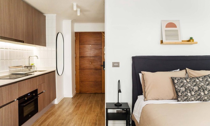 Nunoa Apartment | Metro Nunoa Chic Studio for Exploring!