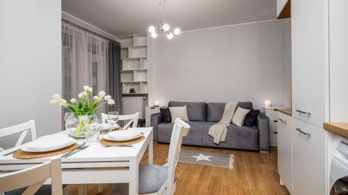 Marymount Apartment | Metro Park - Bielany, Sun & Snow