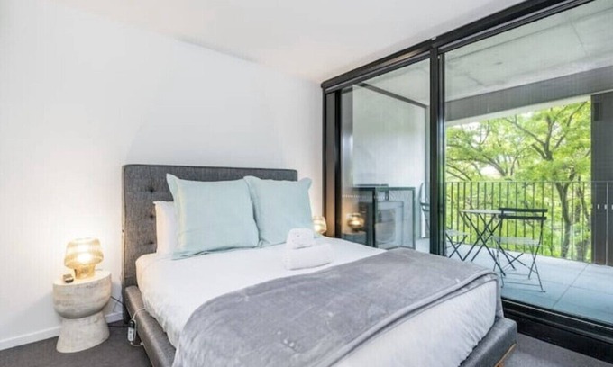 Reid Apartment | Metropol 3 Comfy Luxury Central Free Parking