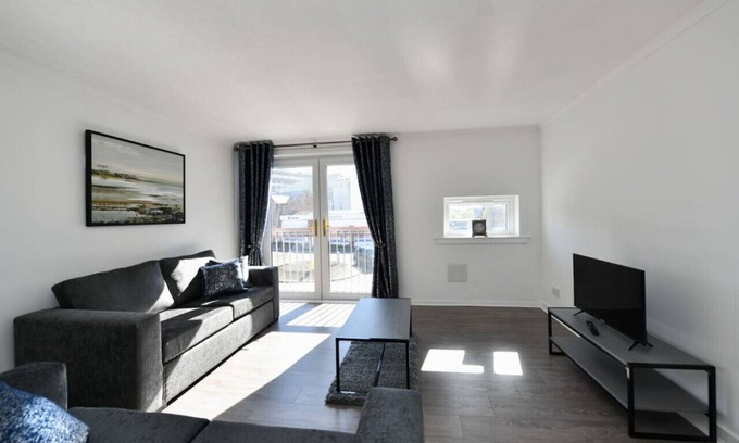 Ayr Apartment | Mews House - Centrally Located Spacious Maisonette Apartment Walking Distance From Ayr Beach