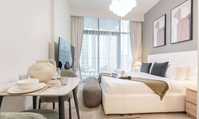 Nad Al Sheba Apartment | Meydan Studio sleeps 2 with Private Balcony!