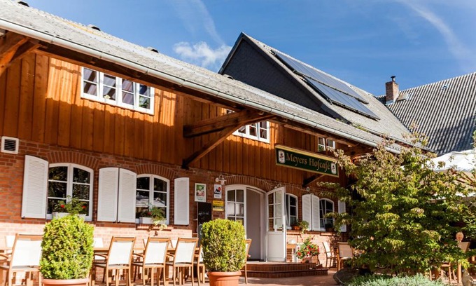 Isenbuttel Hotel | Meyers