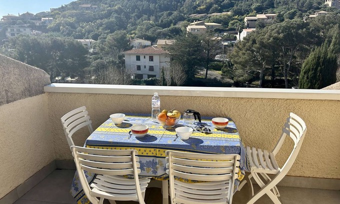 Antheor Apartment | Mezzanine studio with AC, terrace, and parking near the beach in Saint-Raphaël