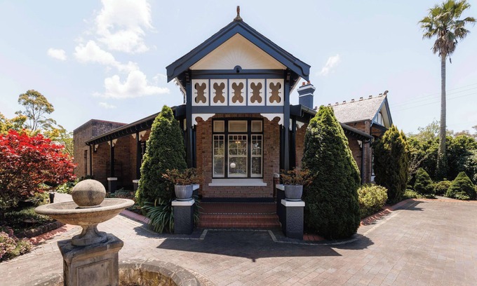 Katoomba House | "Mia Mia" - 4BR Federation Home with Fireplaces