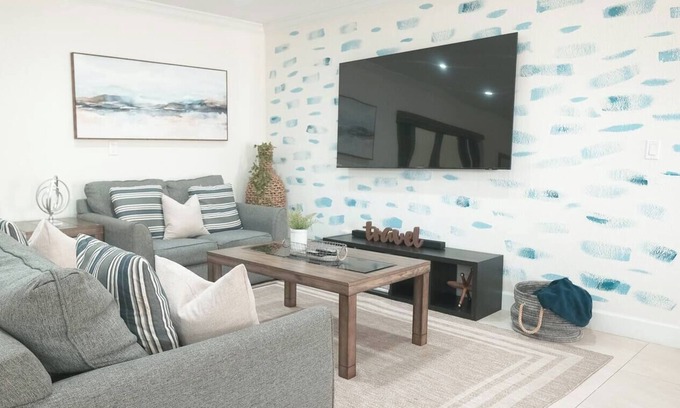 Seybold House | Miami dreams home! centrally located