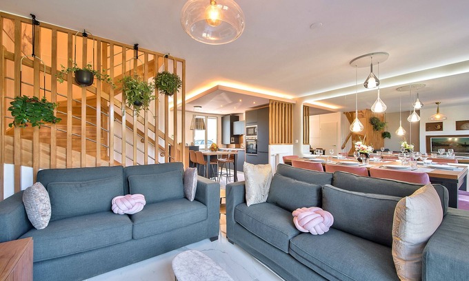 Villeneuve-le-Comte House | MickeyRelax House spa, sauna, children playground, parking next Disneyland Paris