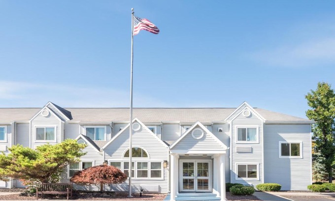 Fishers Hotel | Microtel By Wyndham Victor