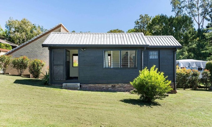 The Gap House | Mid-Century Cabin (by the golf course)