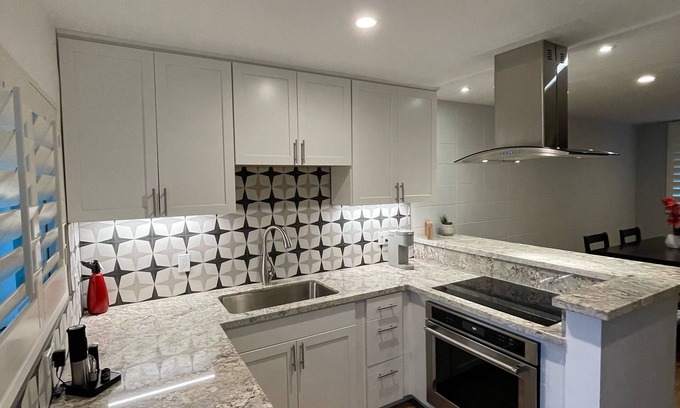 Magnesia Falls Cove Condo | Mid century condo in Magnesia Falls Cove